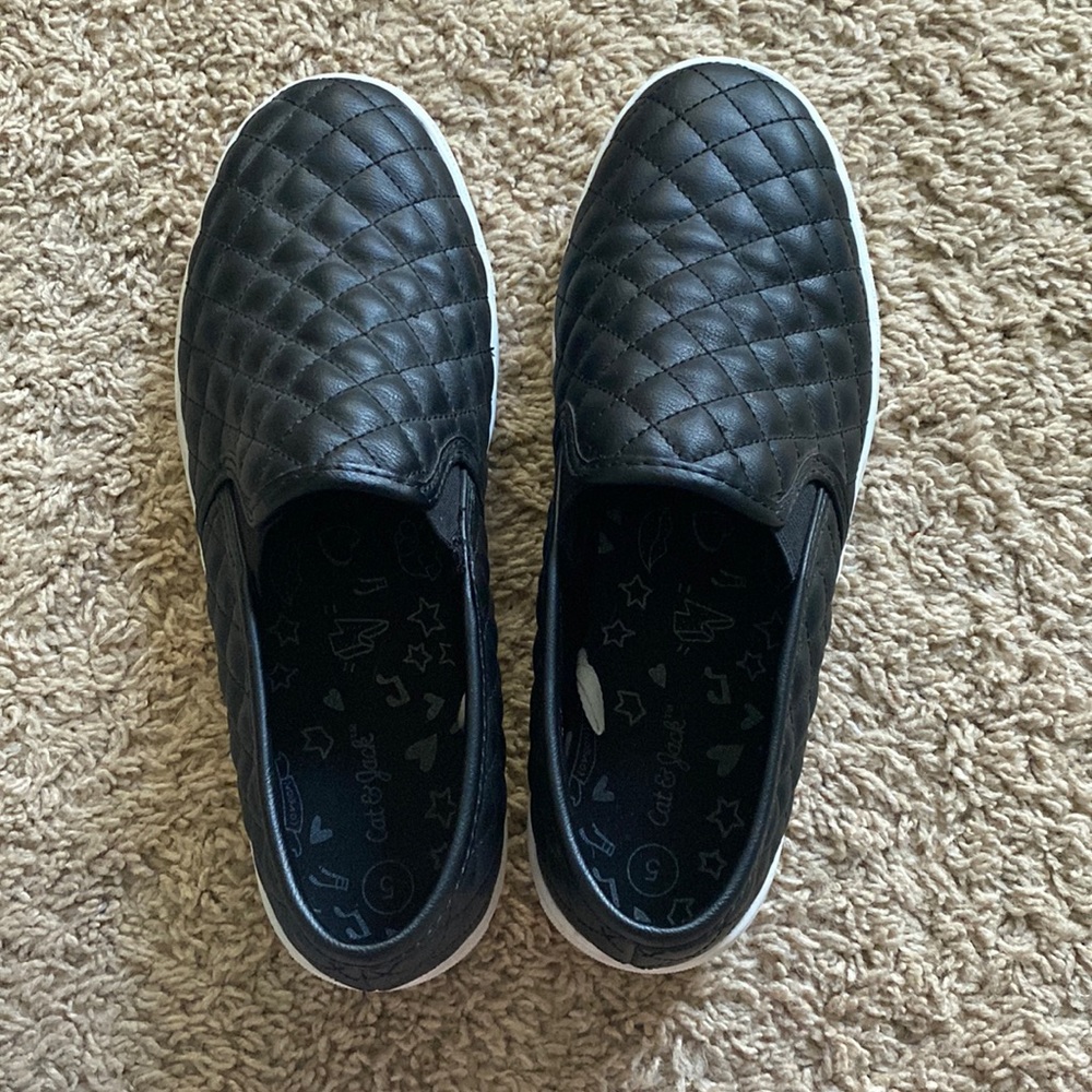 Cat and Jack Black Flats size 5 - fit like womens 7. Black loafers